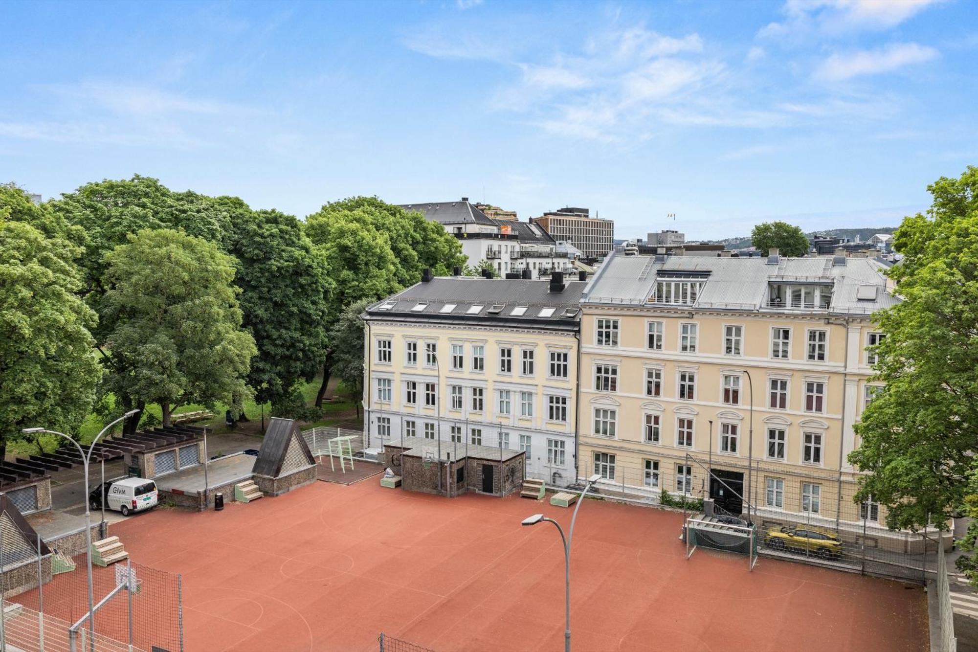 Exclusive Penthouse With Terrace Apartment *